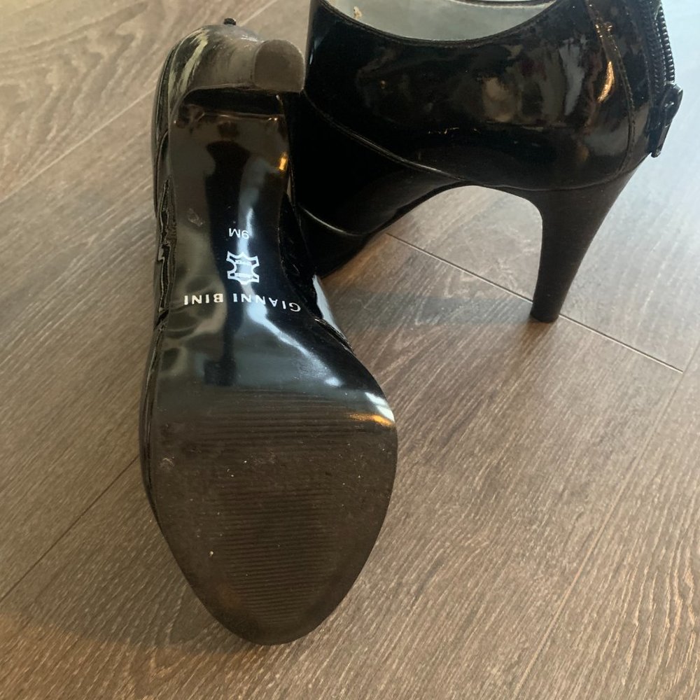 Heels - Picture 5 of 5